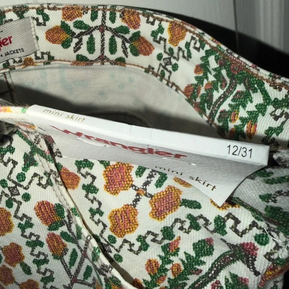 Wrangler Floral Printed Denim Mini Skirt Boho Western High Rise Women size 12 - Picture 6 of 6